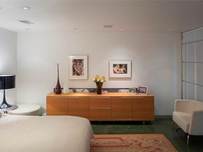 3004  Main Street , Dallas Texas 75226