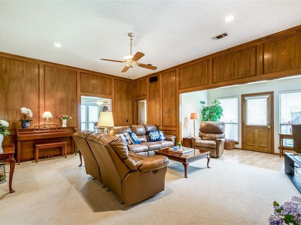 2121  Springwood  , Carrollton Texas 75006