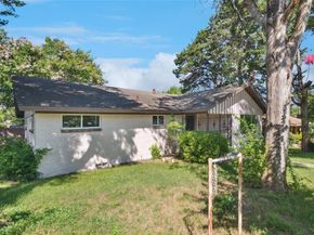 1222  Serenade Lane , Dallas Texas 75241