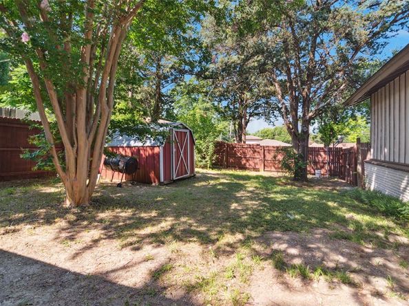 1222  Serenade Lane , Dallas Texas 75241