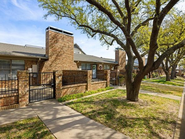1103  Glenbrook Street , Benbrook Texas 76126