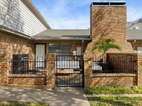 1103  Glenbrook Street , Benbrook Texas 76126