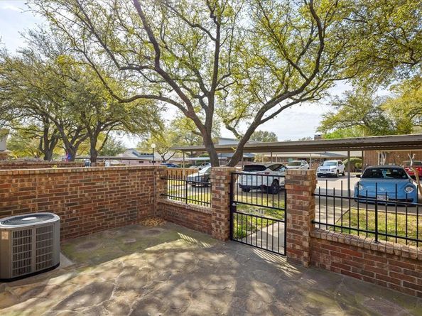 1103  Glenbrook Street , Benbrook Texas 76126