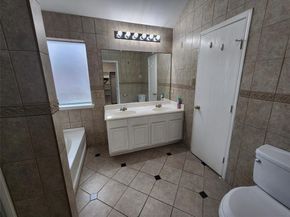 529  Roundrock Lane , Fort Worth Texas 76140