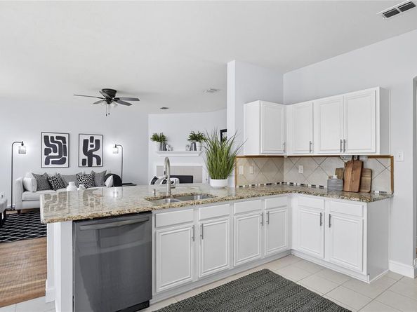 529  Roundrock Lane , Fort Worth Texas 76140