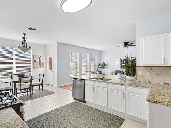 529  Roundrock Lane , Fort Worth Texas 76140