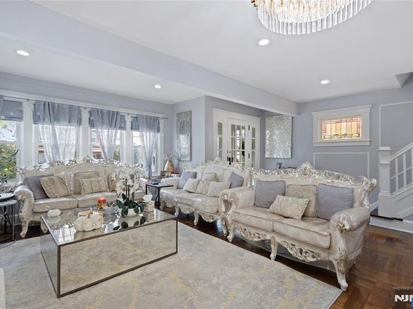 562 Oregon Avenue, Cliffside Park NJ 07010