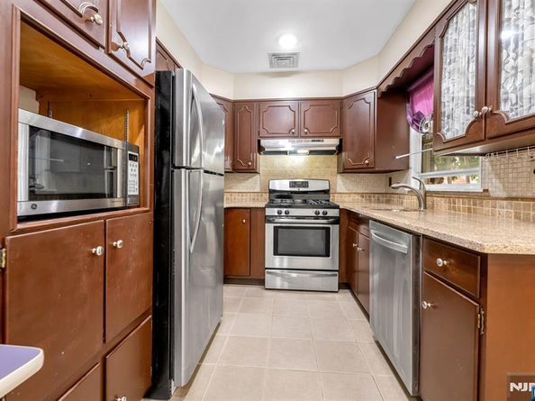 1015 Jassamine Way, Fort Lee NJ 07024