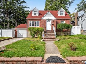 1015 Jassamine Way, Fort Lee NJ 07024