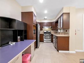 1015 Jassamine Way, Fort Lee NJ 07024
