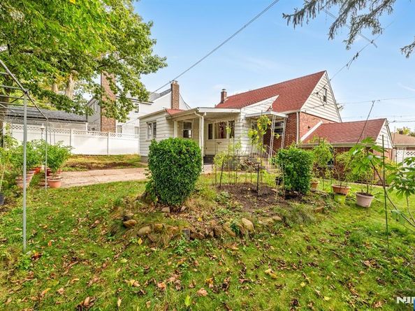 1015 Jassamine Way, Fort Lee NJ 07024