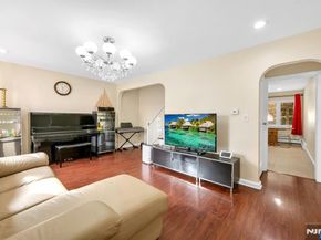1015 Jassamine Way, Fort Lee NJ 07024