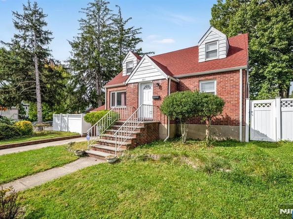 1015 Jassamine Way, Fort Lee NJ 07024