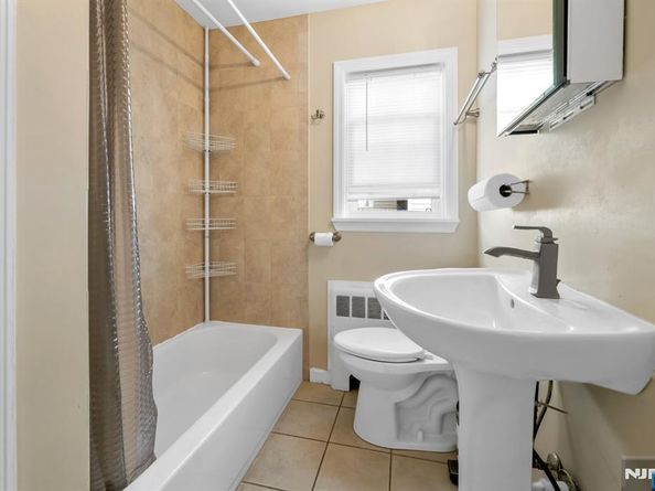 1015 Jassamine Way, Fort Lee NJ 07024
