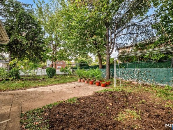 1015 Jassamine Way, Fort Lee NJ 07024
