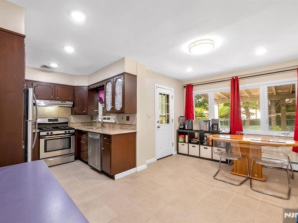 1015 Jassamine Way, Fort Lee NJ 07024