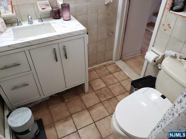236 E Palisades Boulevard, Palisades Park NJ 07650