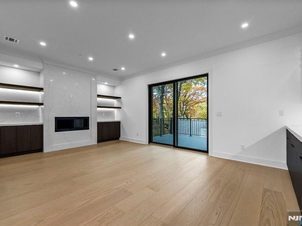 2189 Jones Road, Fort Lee NJ 07024