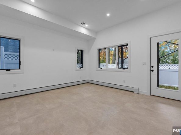 2189 Jones Road, Fort Lee NJ 07024