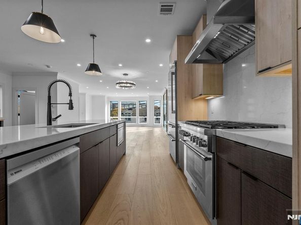 2189 Jones Road, Fort Lee NJ 07024