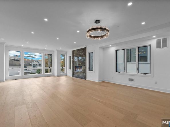 2189 Jones Road, Fort Lee NJ 07024