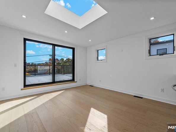 2189 Jones Road, Fort Lee NJ 07024