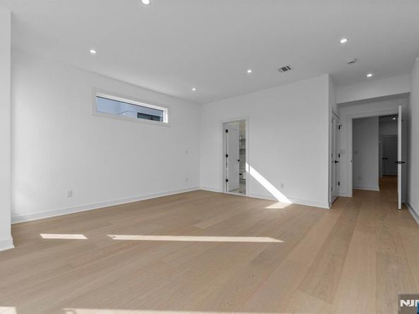 2189 Jones Road, Fort Lee NJ 07024