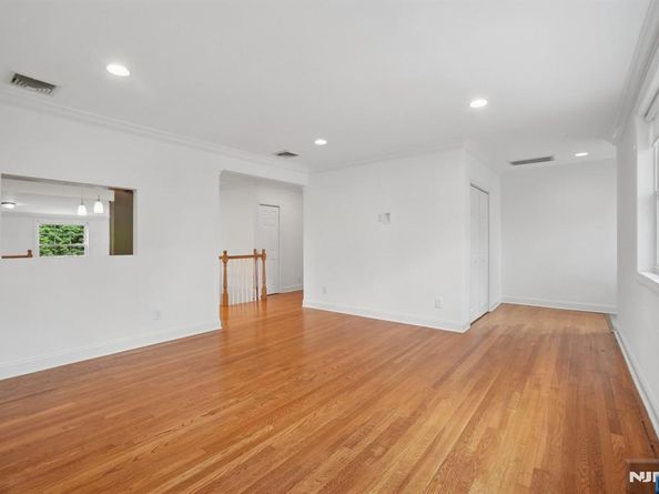 502 Summit Street, Englewood Cliffs NJ 07632