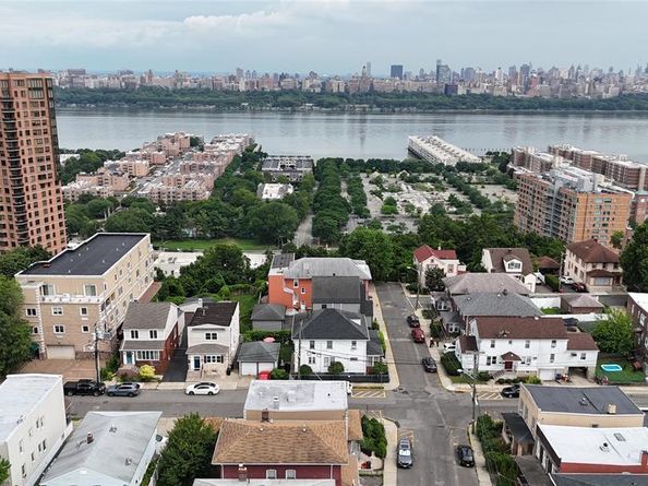 17 Laird Place, Cliffside Park NJ 07010