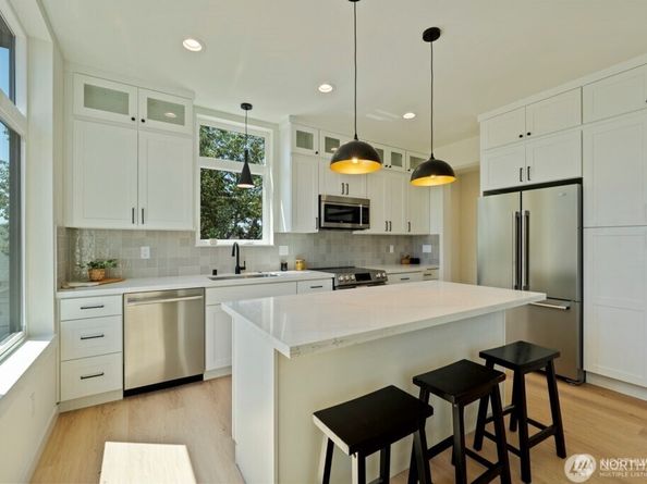 7739 15th Avenue NE C, Seattle WA 98115