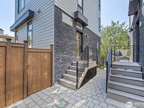 7739 15th Avenue NE C, Seattle WA 98115