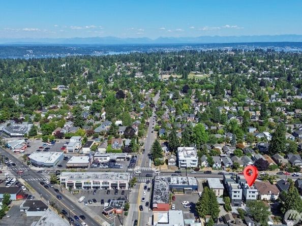 7739 15th Avenue NE C, Seattle WA 98115