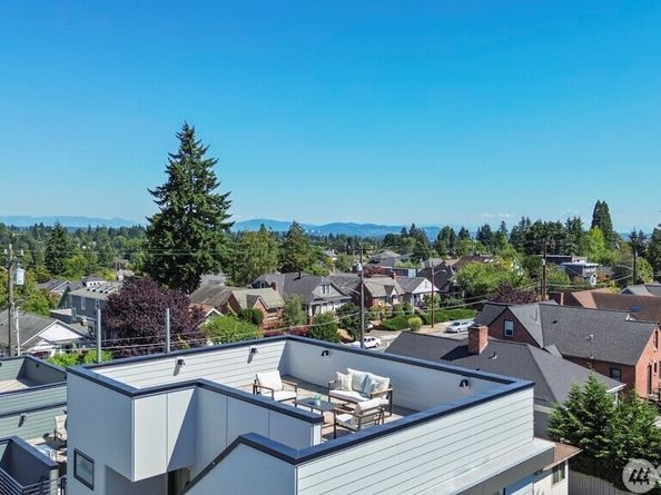 7739 15th Avenue NE C, Seattle WA 98115