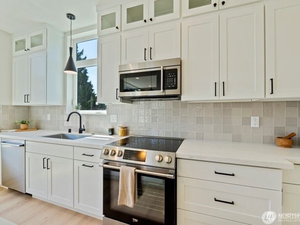 7739 15th Avenue NE C, Seattle WA 98115