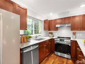 25025 SE Klahanie Boulevard K102, Issaquah WA 98029