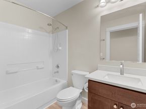25025 SE Klahanie Boulevard K102, Issaquah WA 98029