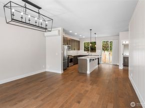 18440 10th Avenue NE, Shoreline WA 98155