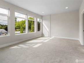 18440 10th Avenue NE, Shoreline WA 98155