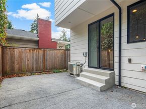 18440 10th Avenue NE, Shoreline WA 98155