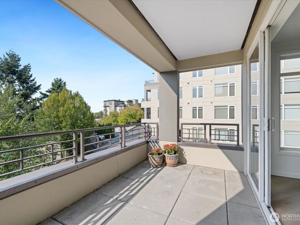 225 4th Avenue B302, Kirkland WA 98033