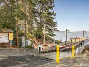 225 4th Avenue B302, Kirkland WA 98033