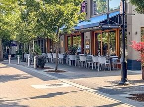 225 4th Avenue B302, Kirkland WA 98033