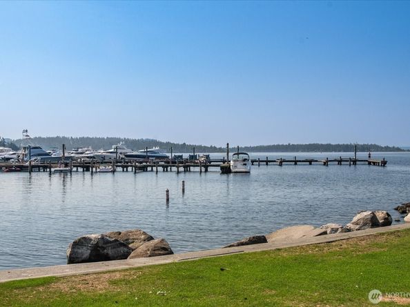 225 4th Avenue B302, Kirkland WA 98033