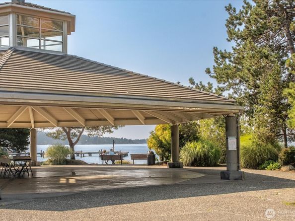 225 4th Avenue B302, Kirkland WA 98033