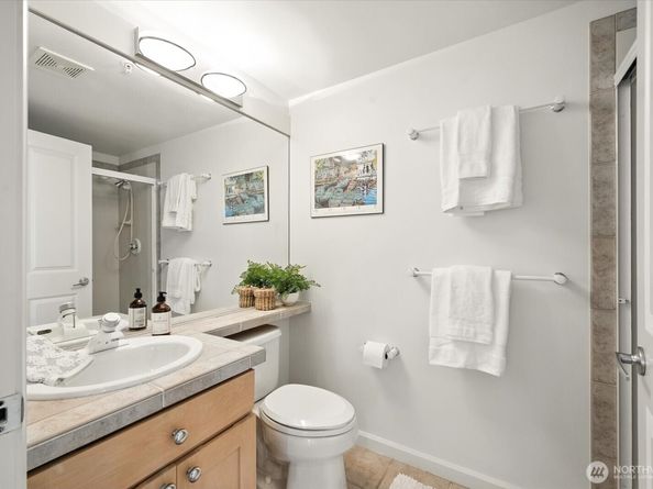 225 4th Avenue B302, Kirkland WA 98033