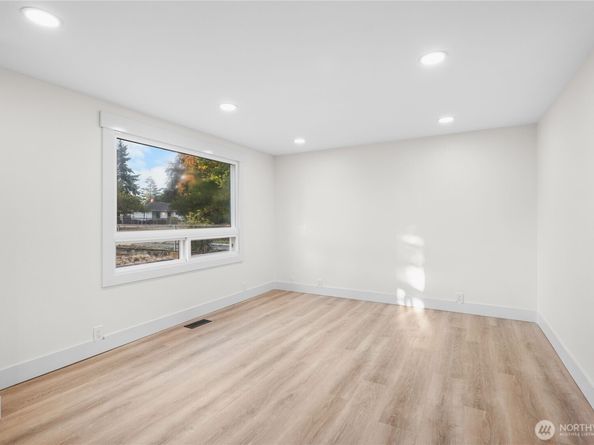 307 S 185th Street, Burien WA 98148