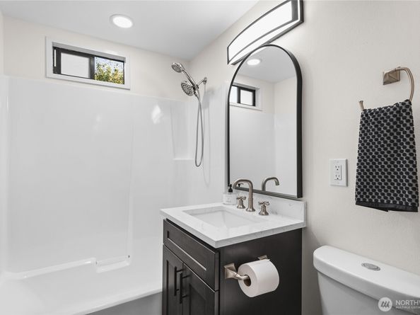 307 S 185th Street, Burien WA 98148