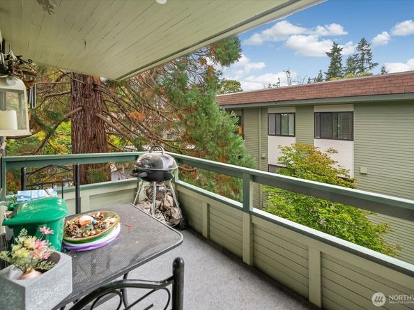 18906 8th Avenue NW 313, Shoreline WA 98177
