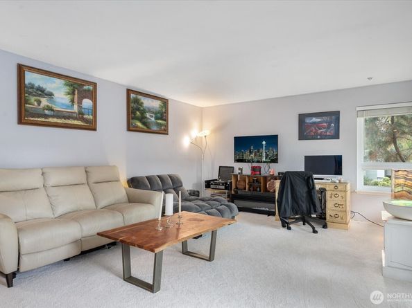 18906 8th Avenue NW 313, Shoreline WA 98177
