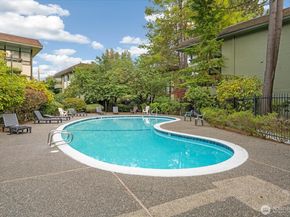 18906 8th Avenue NW 313, Shoreline WA 98177